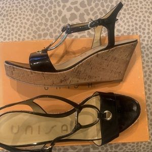 Unisa black wedge sandal with gold size 9.5